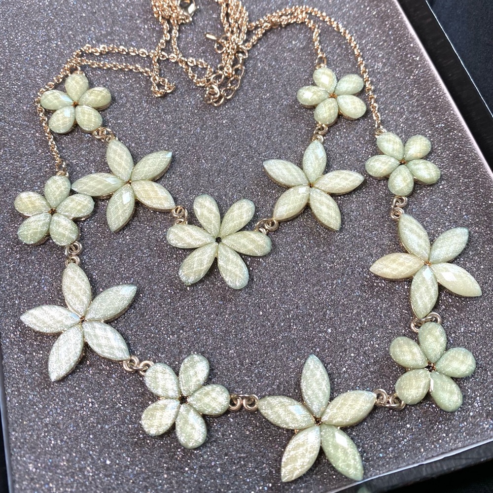 Two Layer Flower Necklace